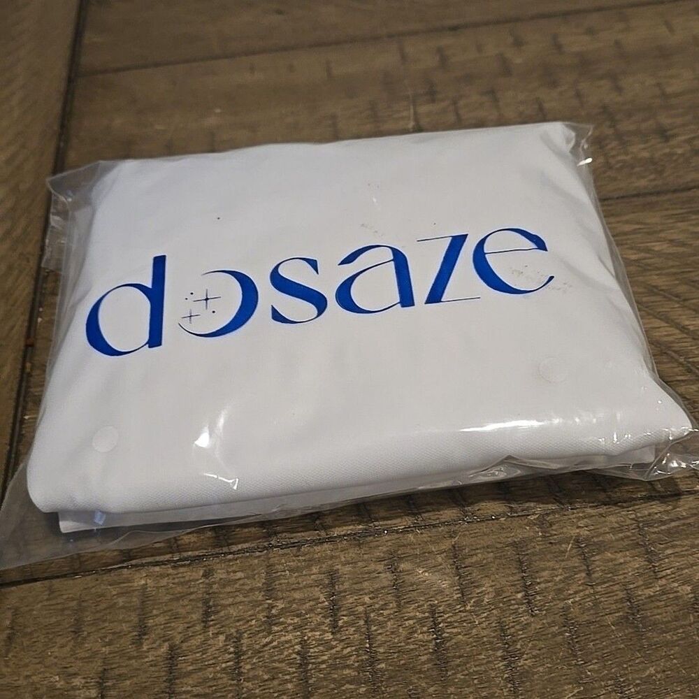 Dosaze cooling pillow protector - Standars queen, brand new